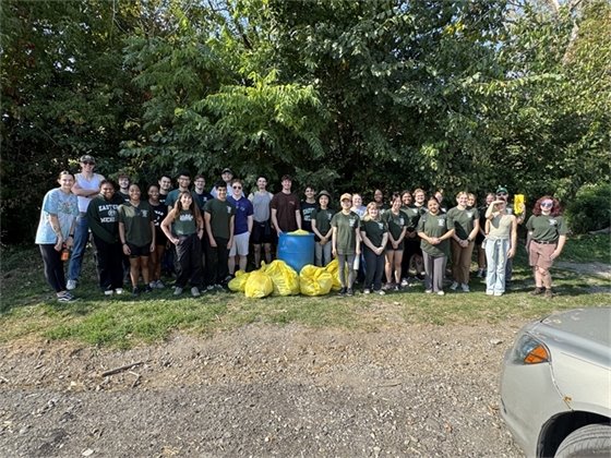 Huron River Watershed Council and EMU Honors College cleaning city parks